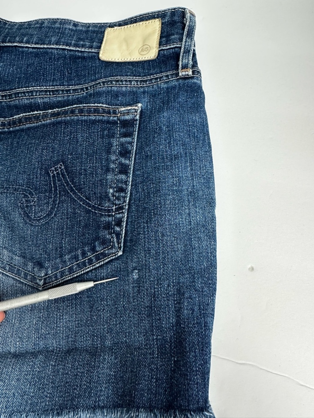 AG Adriano Goldschmied Women's Shorts 28 Hailey The Ex Boyfriend Raw Hem Blue - Picture 3 of 9